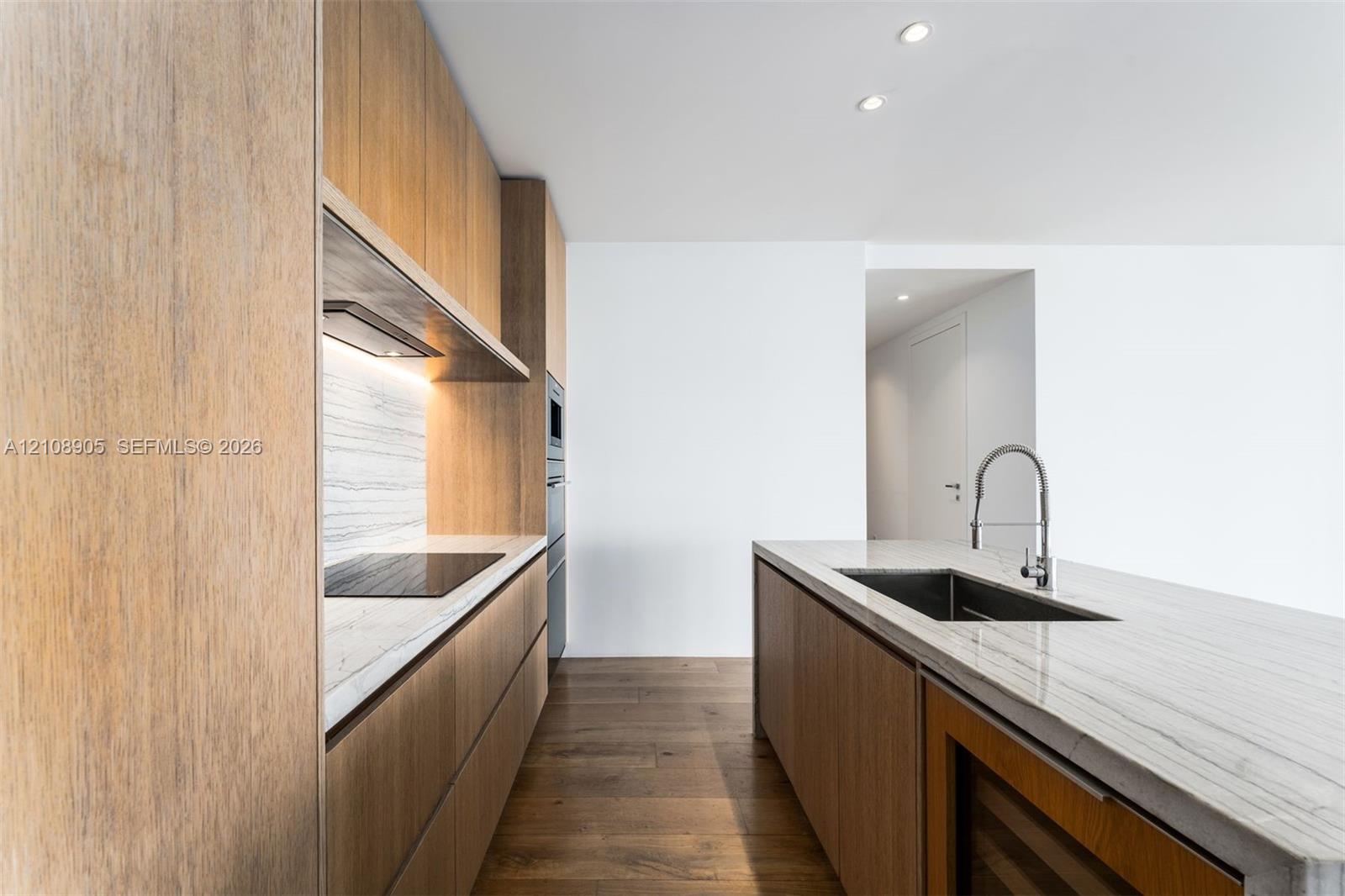 606 2 / 3 1602 sq. ft. $ 2026-10-19 0 foto