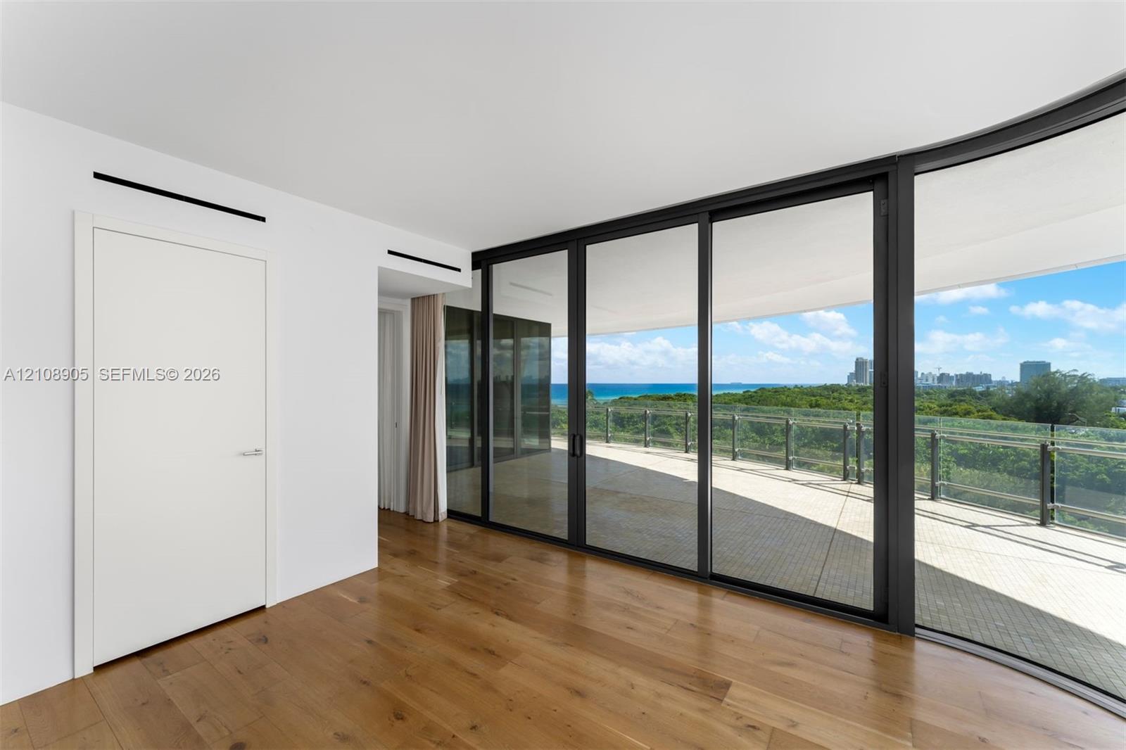 606 2 / 3 1602 sq. ft. $ 2026-10-19 0 foto