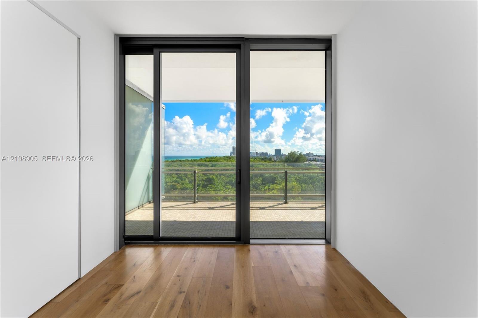 606 2 / 3 1602 sq. ft. $ 2026-10-19 0 foto