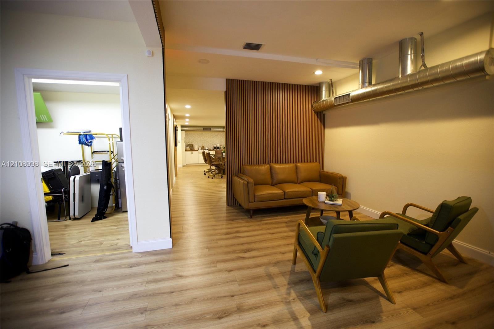 See details C / sq. ft. $ 2026-10-19 0 Photo
