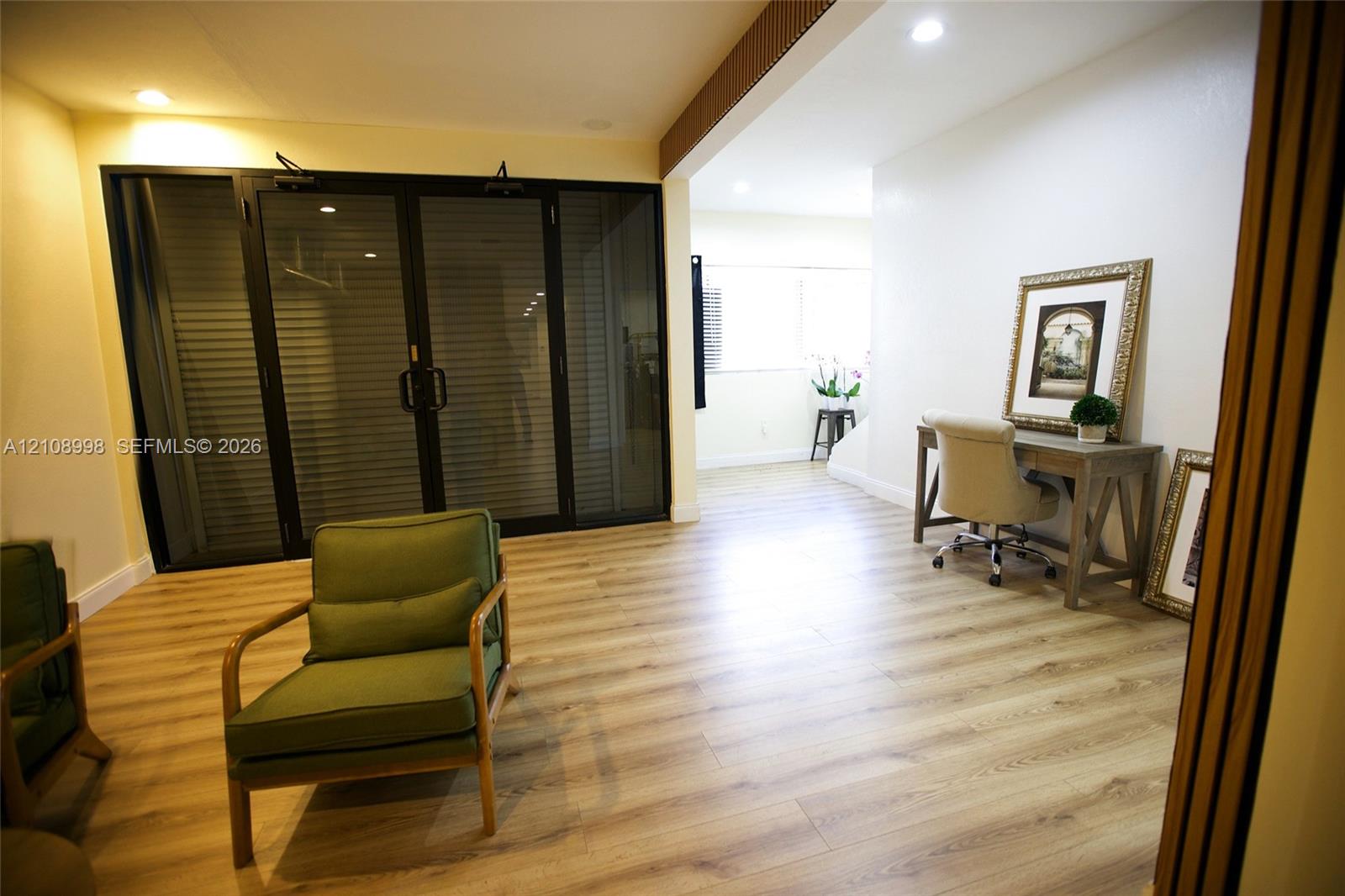 See details C / sq. ft. $ 2026-10-19 0 Photo