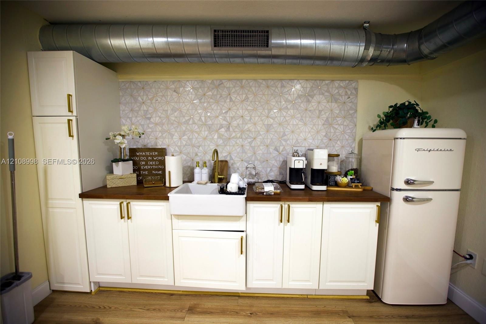 See details C / sq. ft. $ 2026-10-19 0 Photo