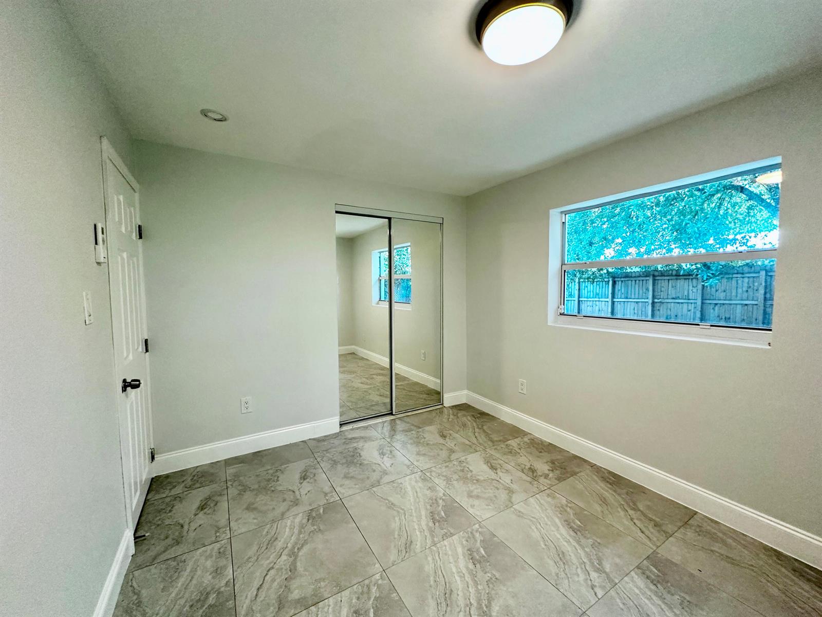   / 0 1941 sq. ft. $ 2026-10-21 0 foto