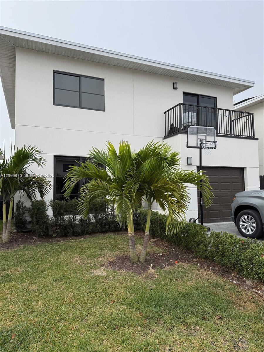 1360 5 / 3 1810 sq. ft. $ 2026-10-19 0 foto