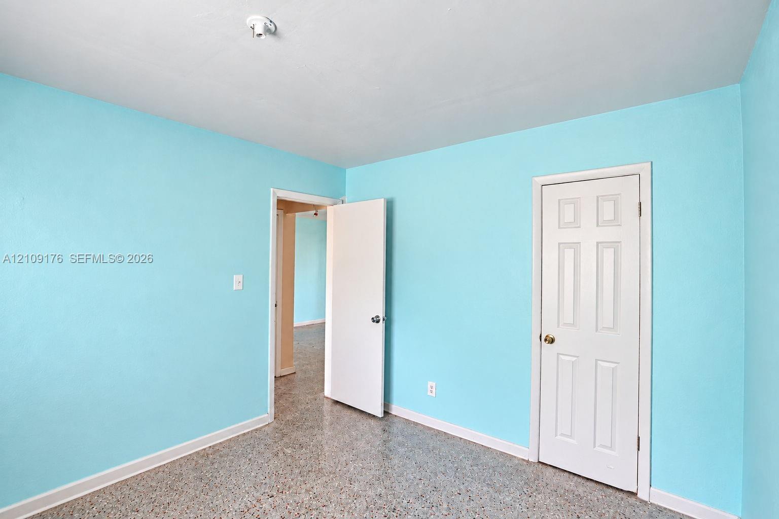   /  1739 sq. ft. $ 2026-10-19 0 foto