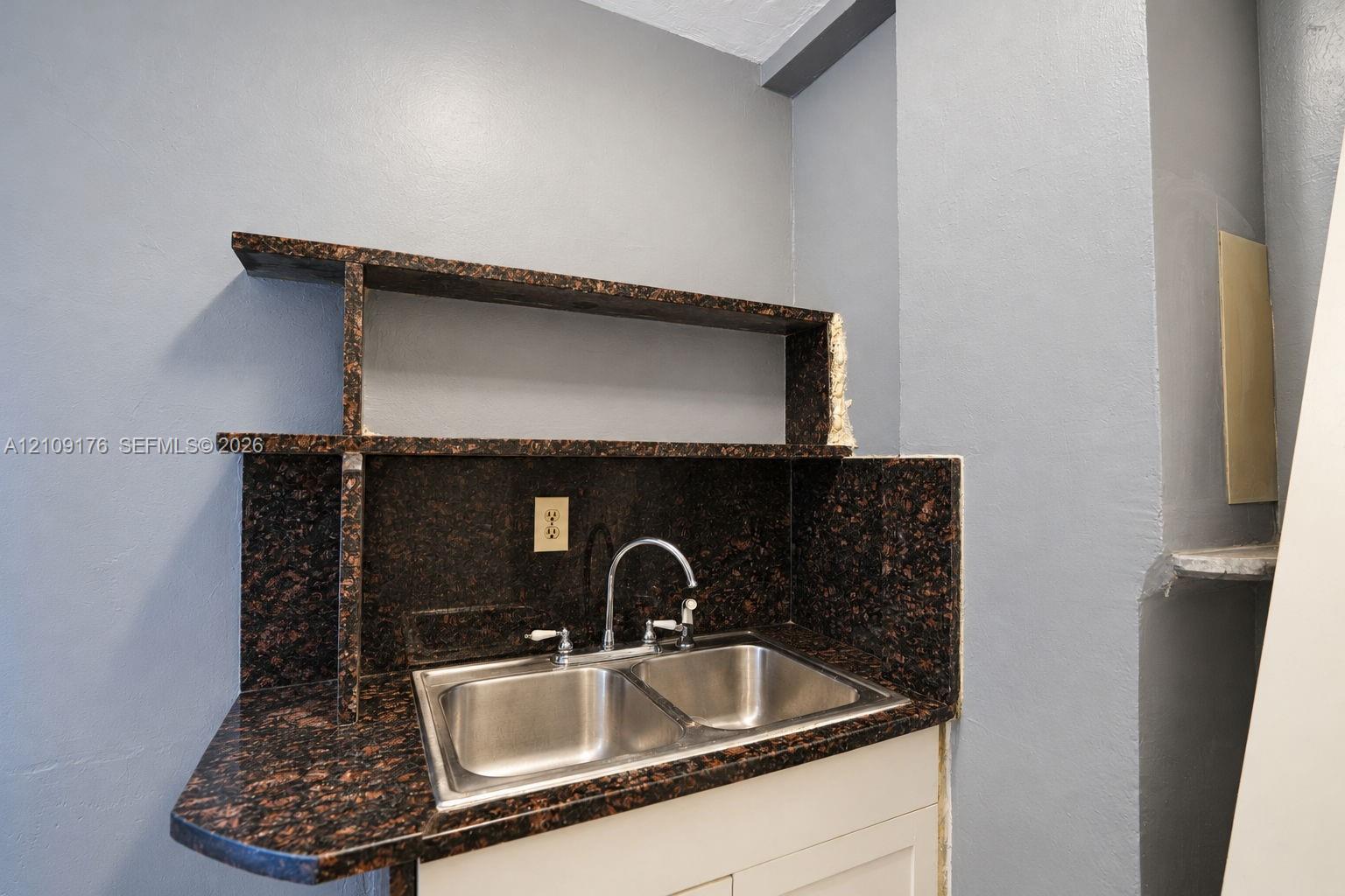  /  1739 sq. ft. $ 2026-10-19 0 foto