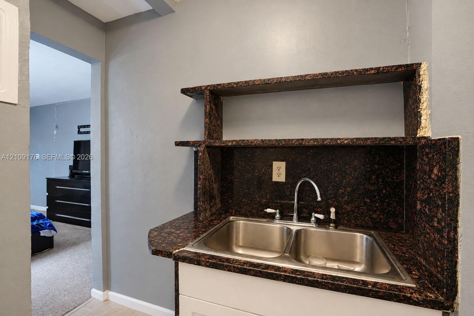   /  1739 sq. ft. $ 2026-10-19 0 foto