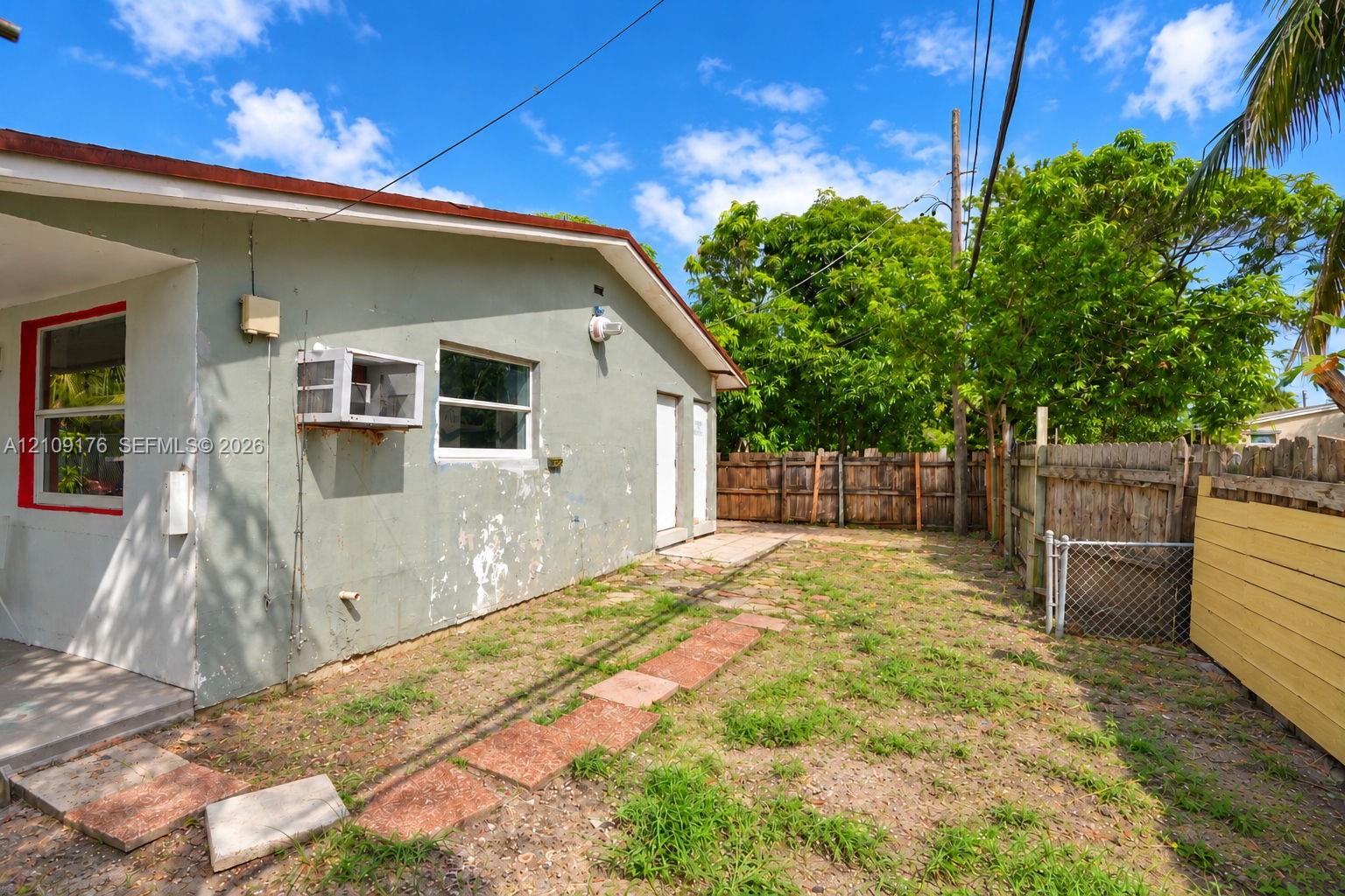   /  1739 sq. ft. $ 2026-10-19 0 foto