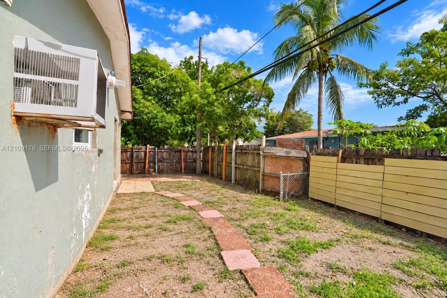   /  1739 sq. ft. $ 2026-10-19 0 foto