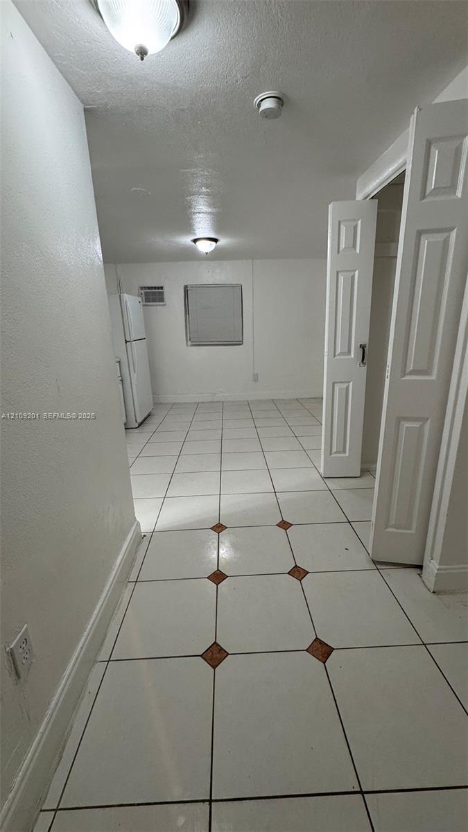   /  1600 sq. ft. $ 2026-10-19 0 foto