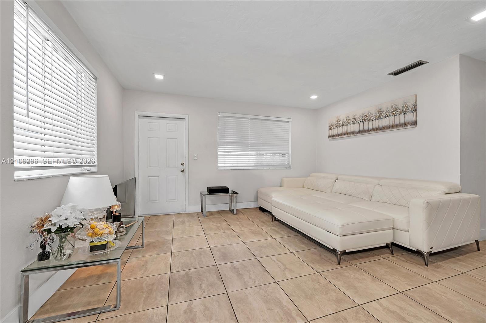 Ver detalles / 2697 sq. ft. $ 2026-10-19 0 foto