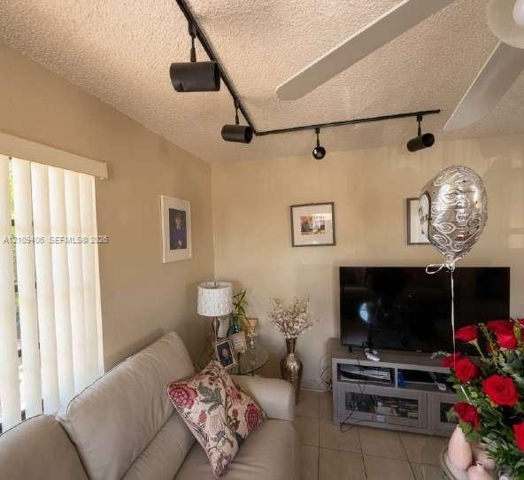 Ver detalles / 3190 sq. ft. $ 2026-10-19 0 foto