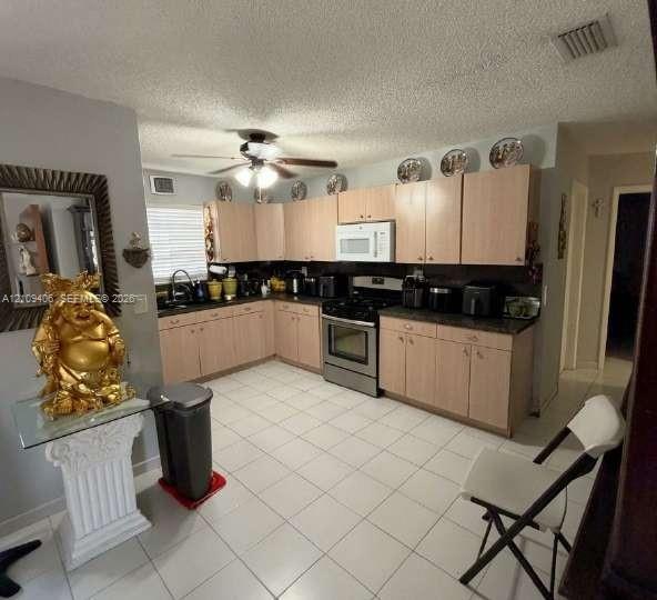 Ver detalles / 3190 sq. ft. $ 2026-10-19 0 foto