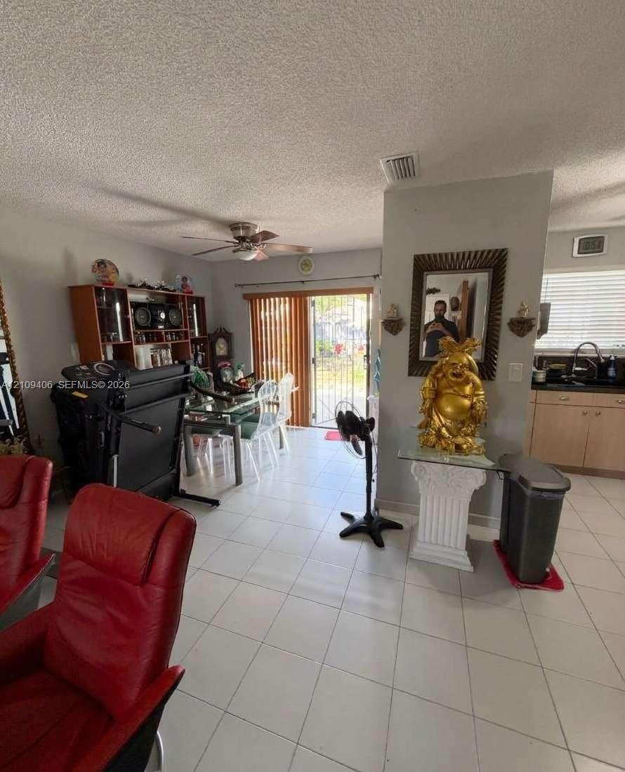 Ver detalles / 3190 sq. ft. $ 2026-10-19 0 foto