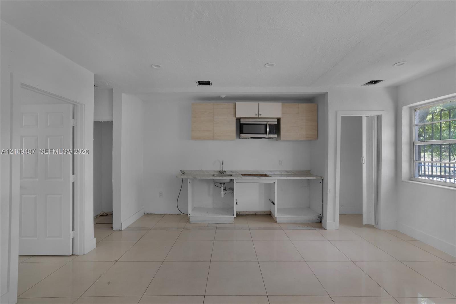   /  1419 sq. ft. $ 2026-10-20 0 foto