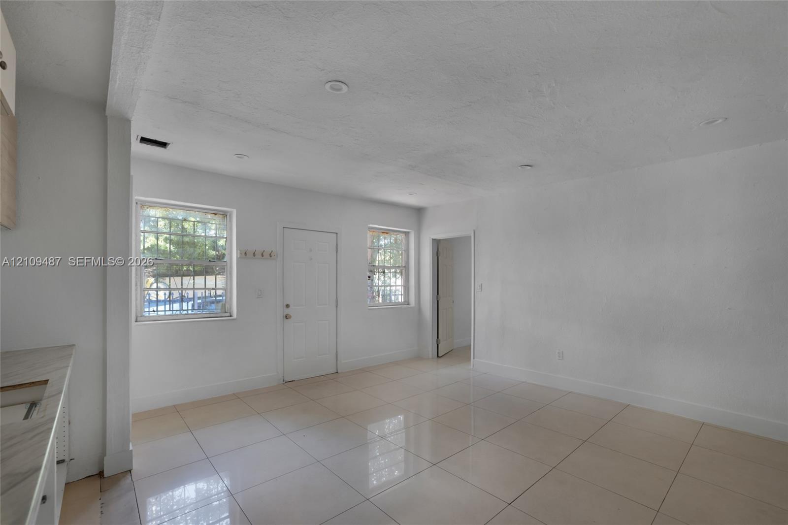   /  1419 sq. ft. $ 2026-10-20 0 foto
