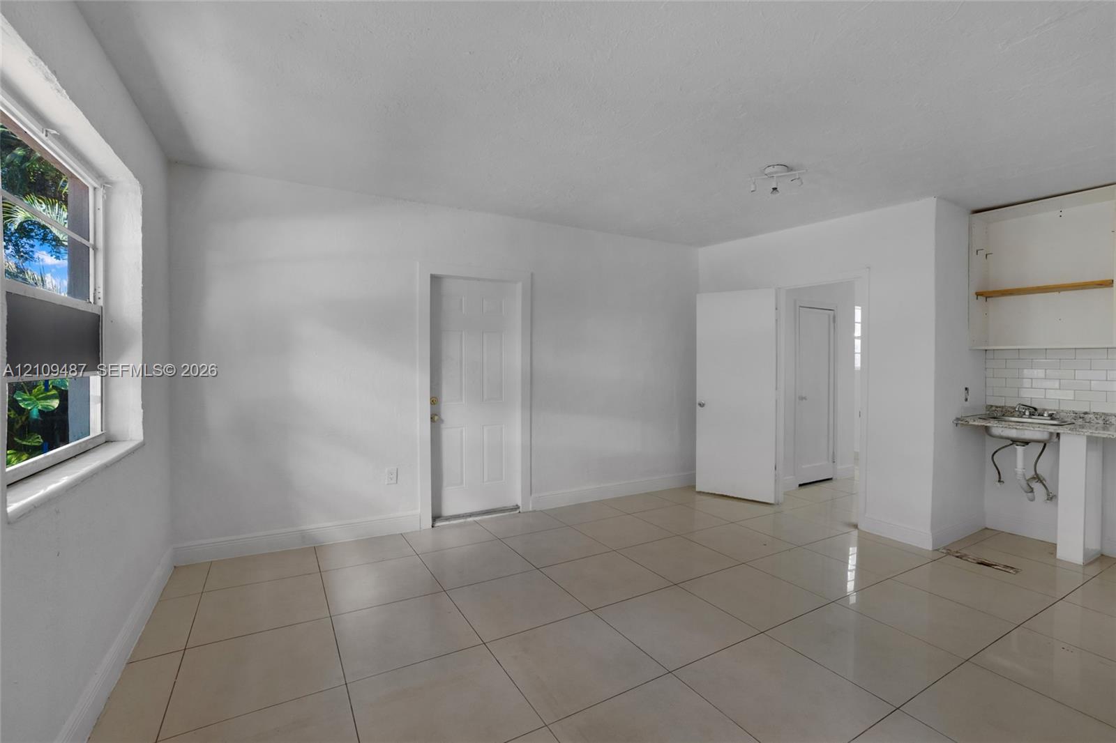   /  1419 sq. ft. $ 2026-10-20 0 foto