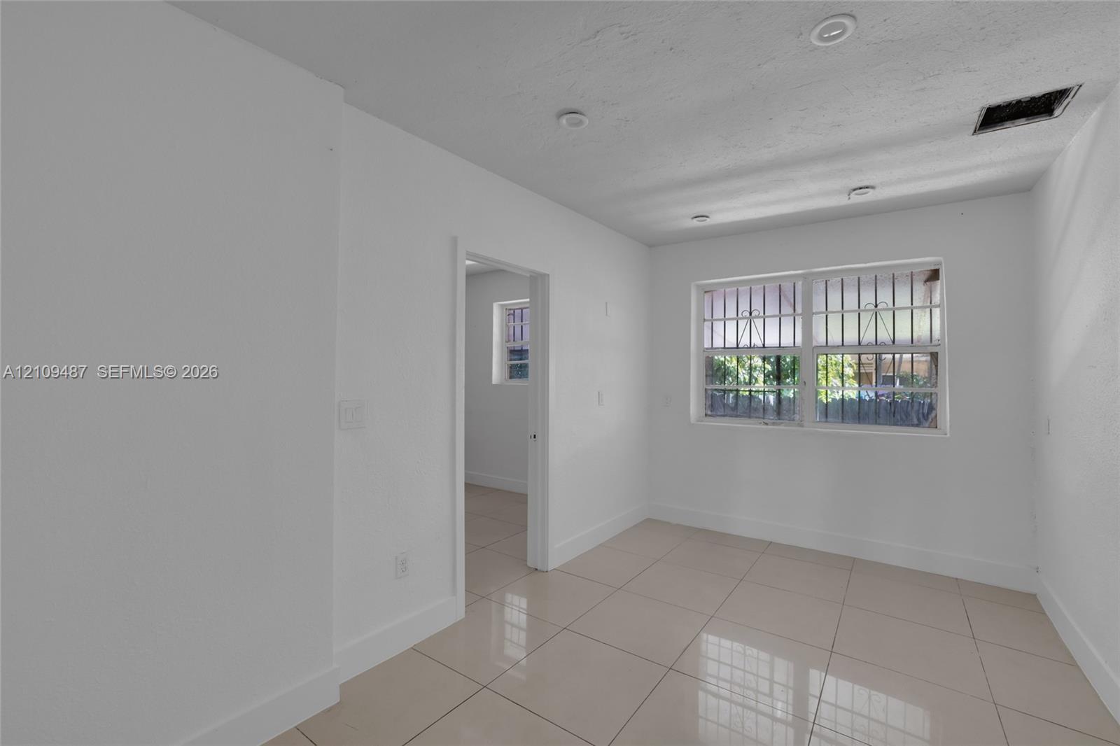   /  1419 sq. ft. $ 2026-10-20 0 foto