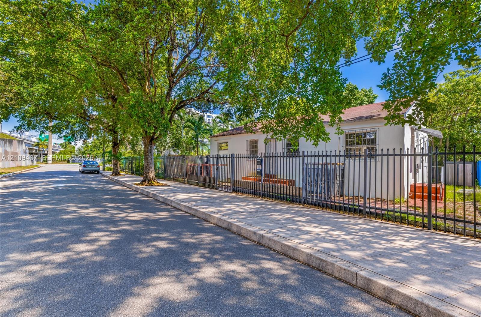   /  1419 sq. ft. $ 2026-10-20 0 foto