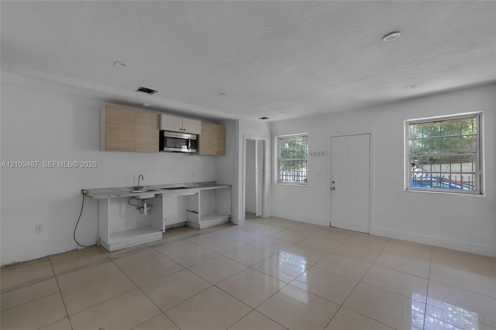   /  1419 sq. ft. $ 2026-10-20 0 foto