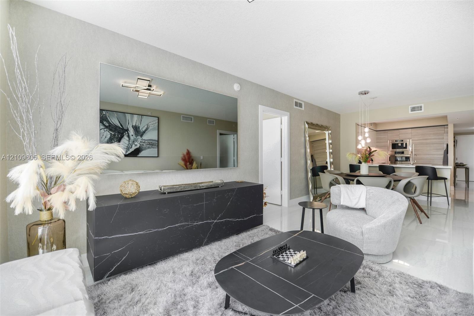 Ver detalles 4-906 2 / 3 1524 sq. ft. $ 2026-10-20 0 foto