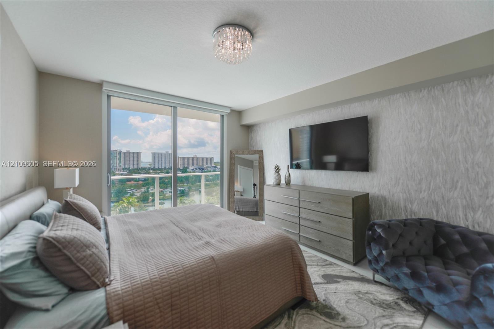 Ver detalles 4-906 2 / 3 1524 sq. ft. $ 2026-10-20 0 foto
