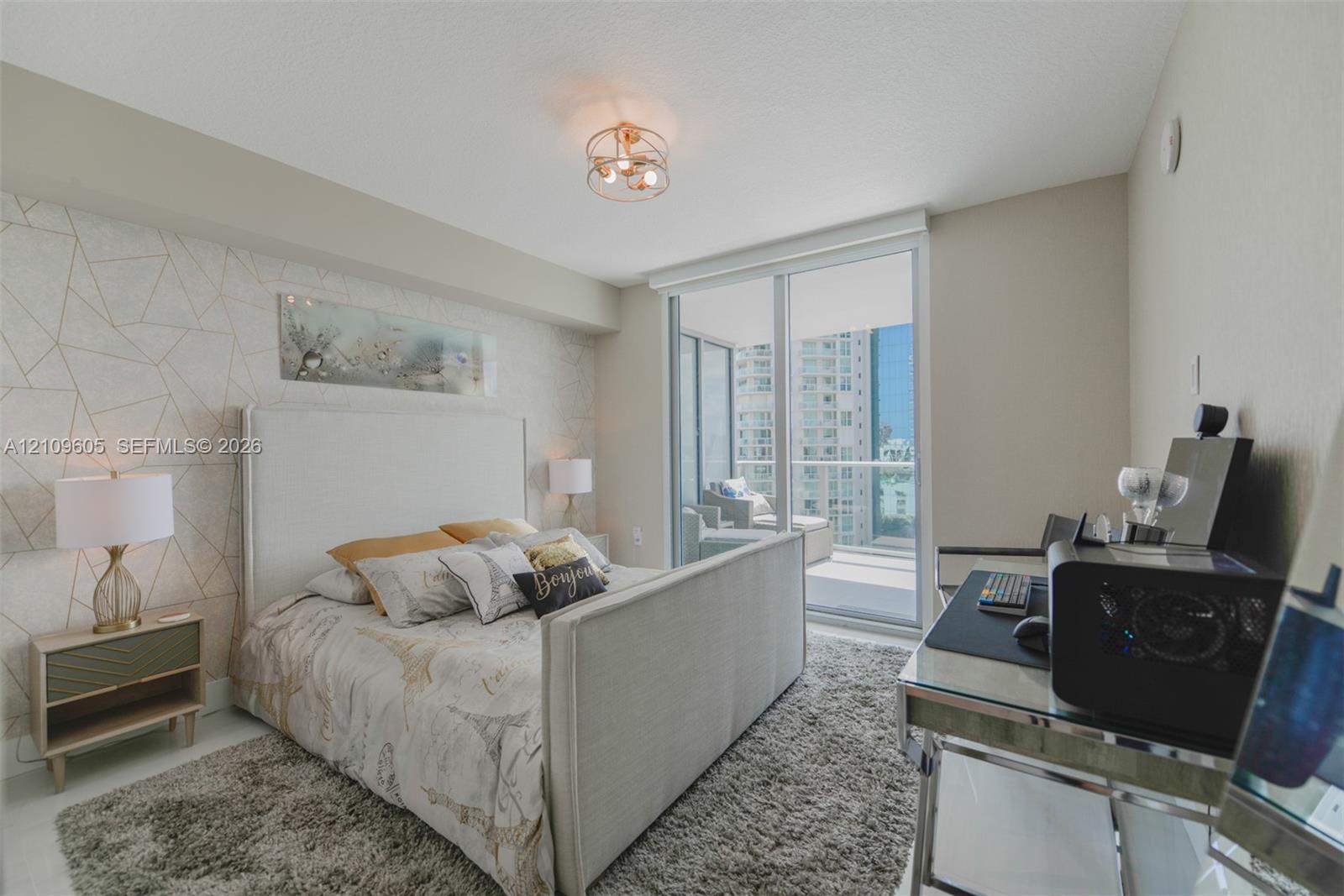 Ver detalles 4-906 2 / 3 1524 sq. ft. $ 2026-10-20 0 foto