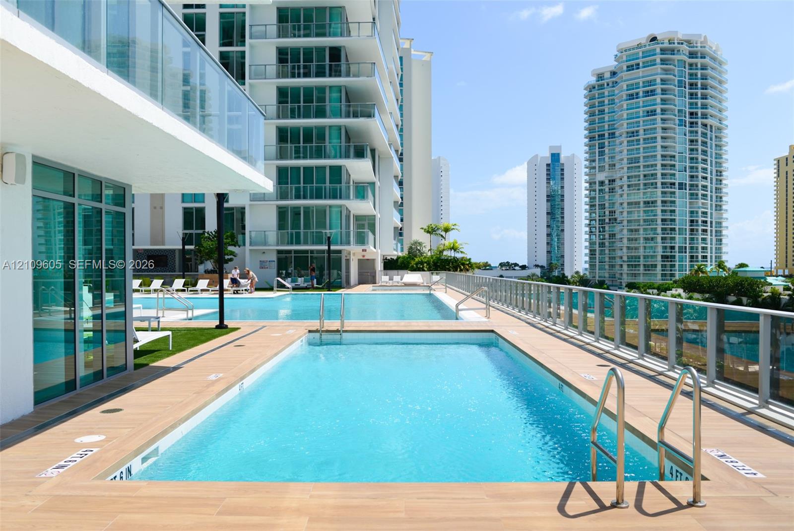 Ver detalles 4-906 2 / 3 1524 sq. ft. $ 2026-10-20 0 foto
