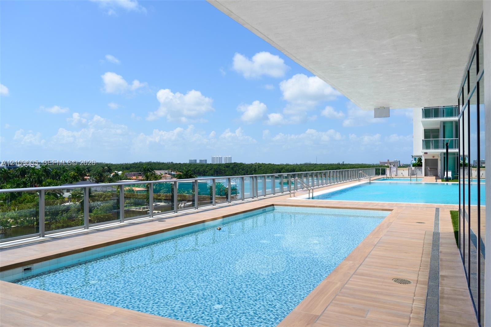 Ver detalles 4-906 2 / 3 1524 sq. ft. $ 2026-10-20 0 foto