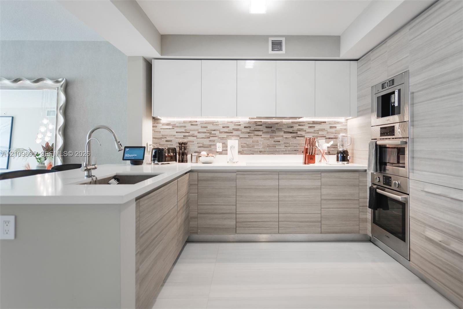 Ver detalles 4-906 2 / 3 1524 sq. ft. $ 2026-10-20 0 foto