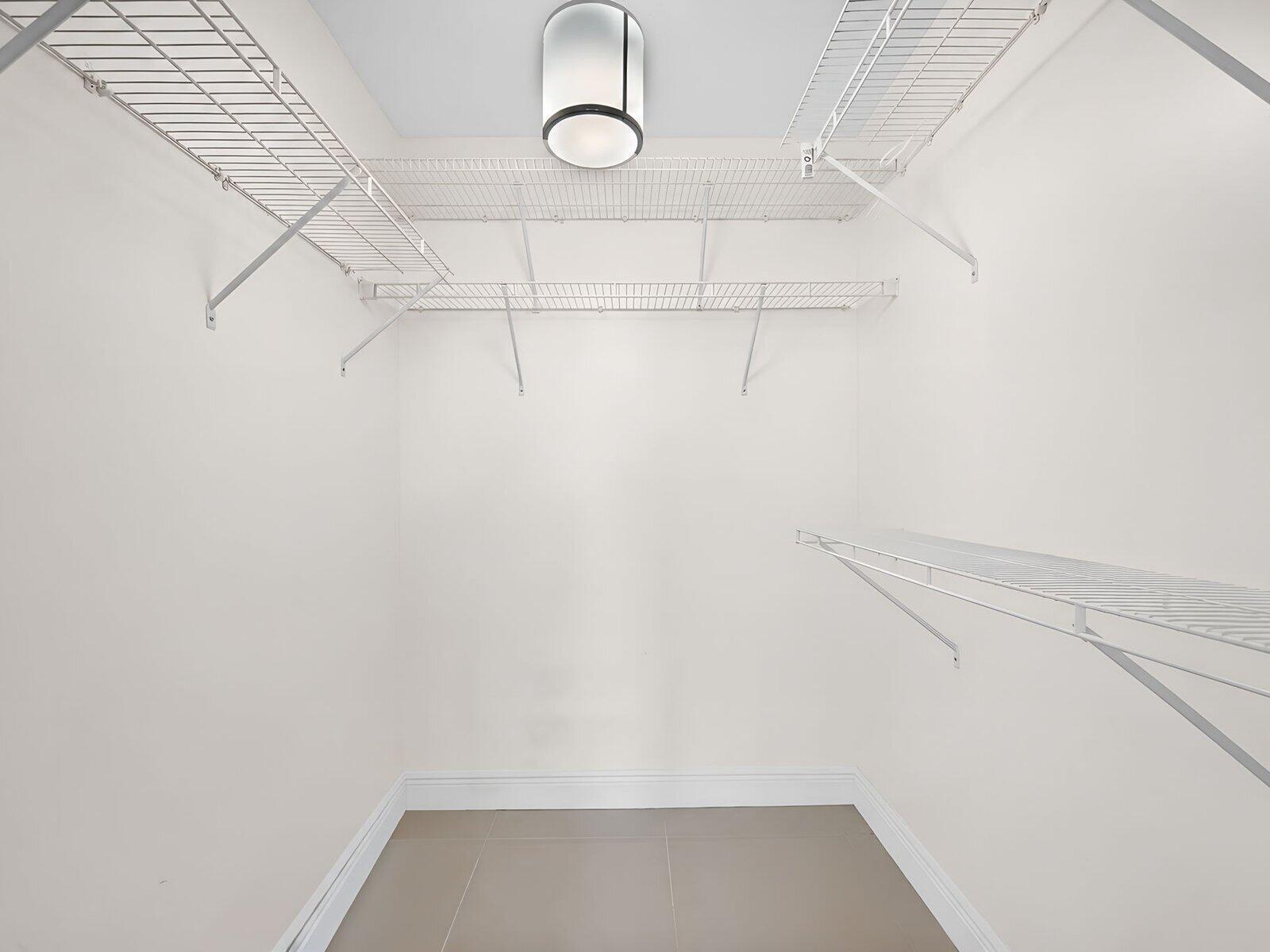 55-custom-closet