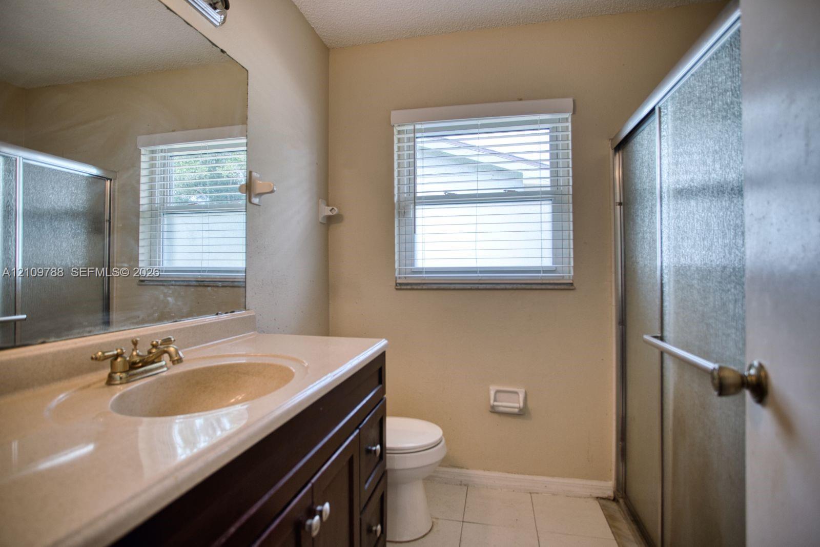 Ver detalles 7408 4 / 2 sq. ft. $ 2026-10-20 0 foto