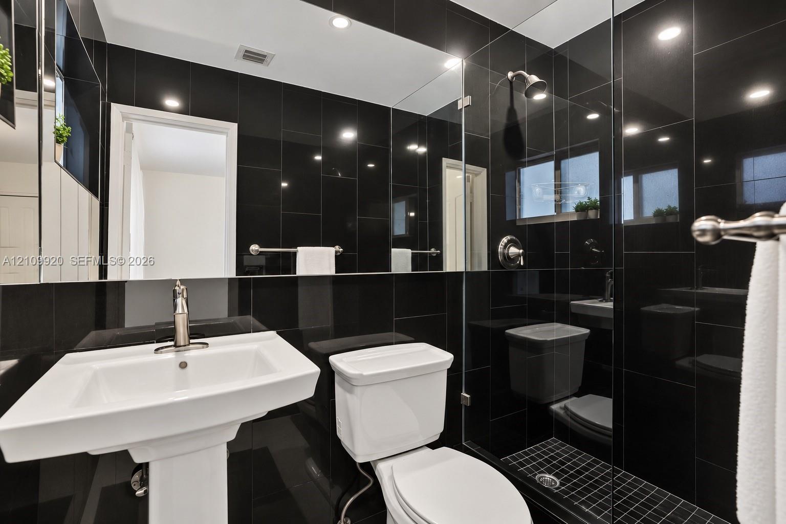 Ver detalles / 3122 sq. ft. $ 2026-10-20 0 foto