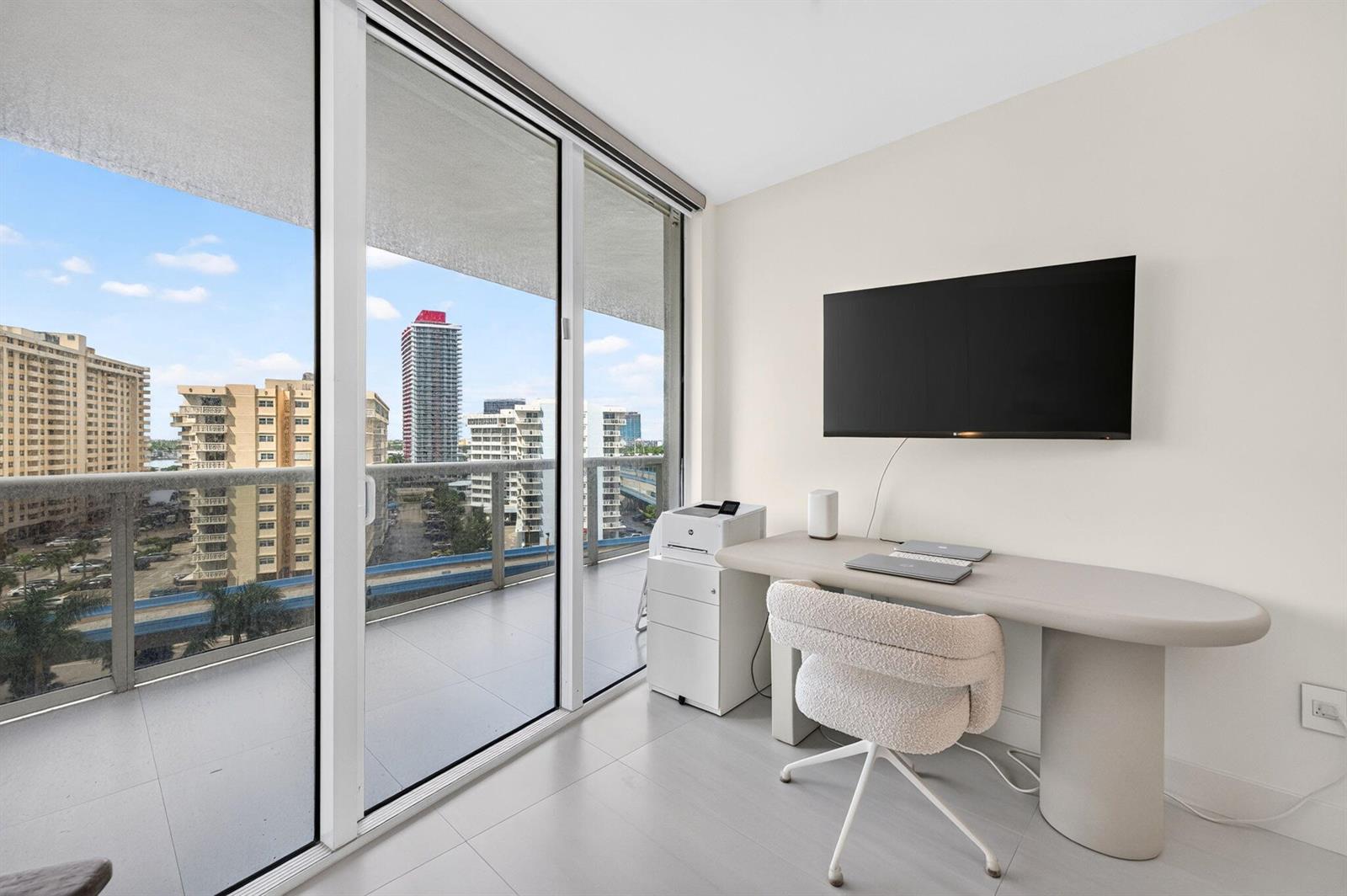 See details 806 1 / 1 1086 sq. ft. $ 2026-10-30 0 Photo