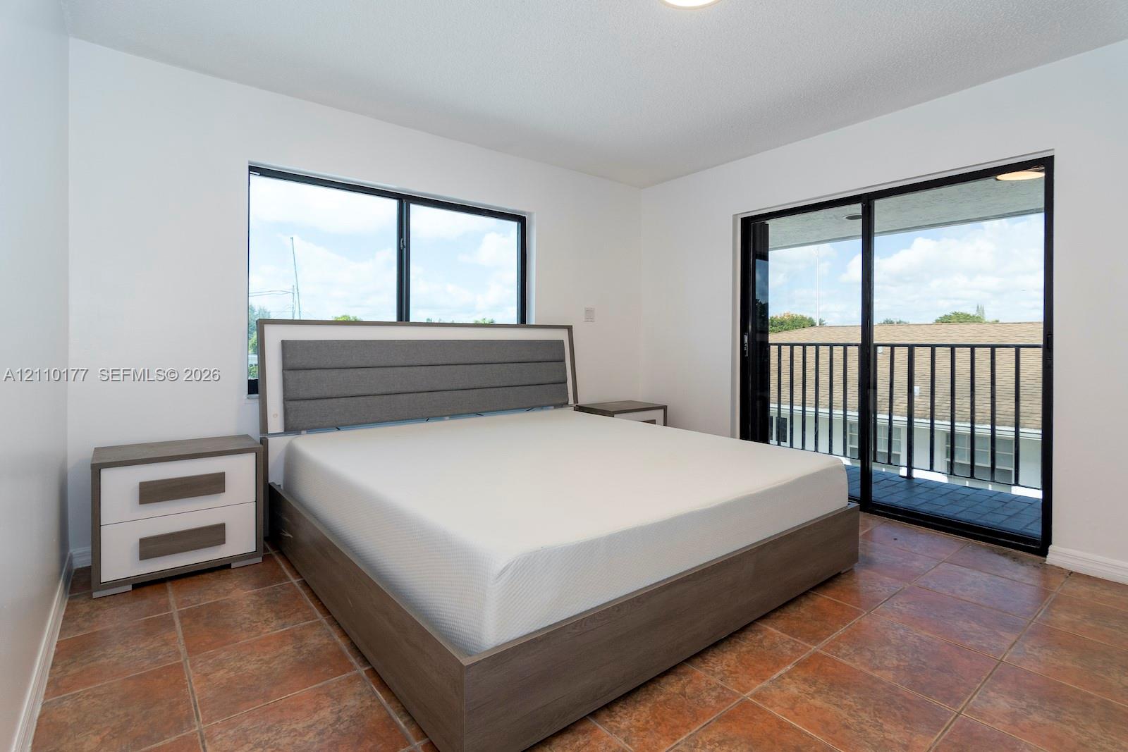   /  2135 sq. ft. $ 2026-10-21 0 foto