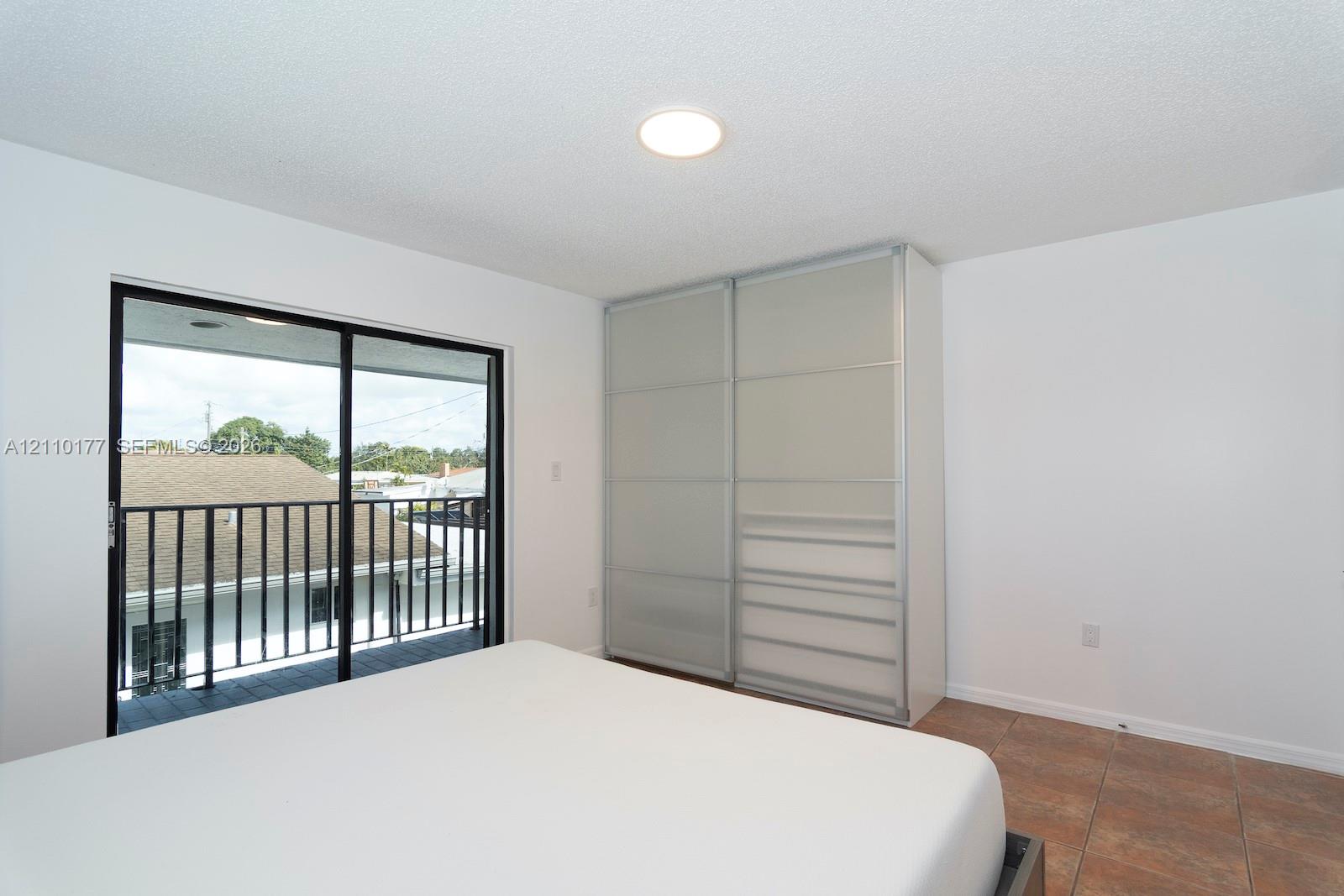   /  2135 sq. ft. $ 2026-10-21 0 foto