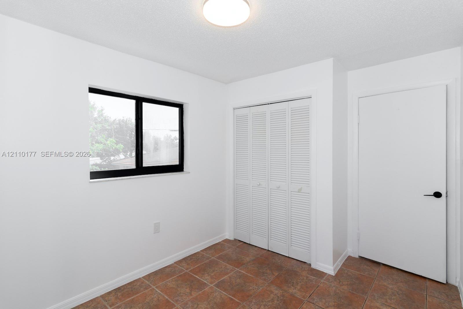   /  2135 sq. ft. $ 2026-10-21 0 foto