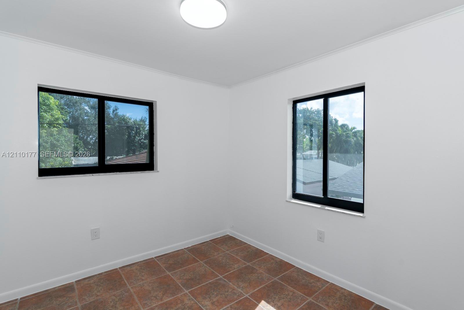   /  2135 sq. ft. $ 2026-10-21 0 foto