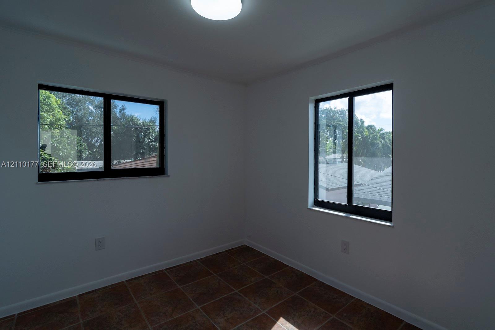   /  2135 sq. ft. $ 2026-10-21 0 foto