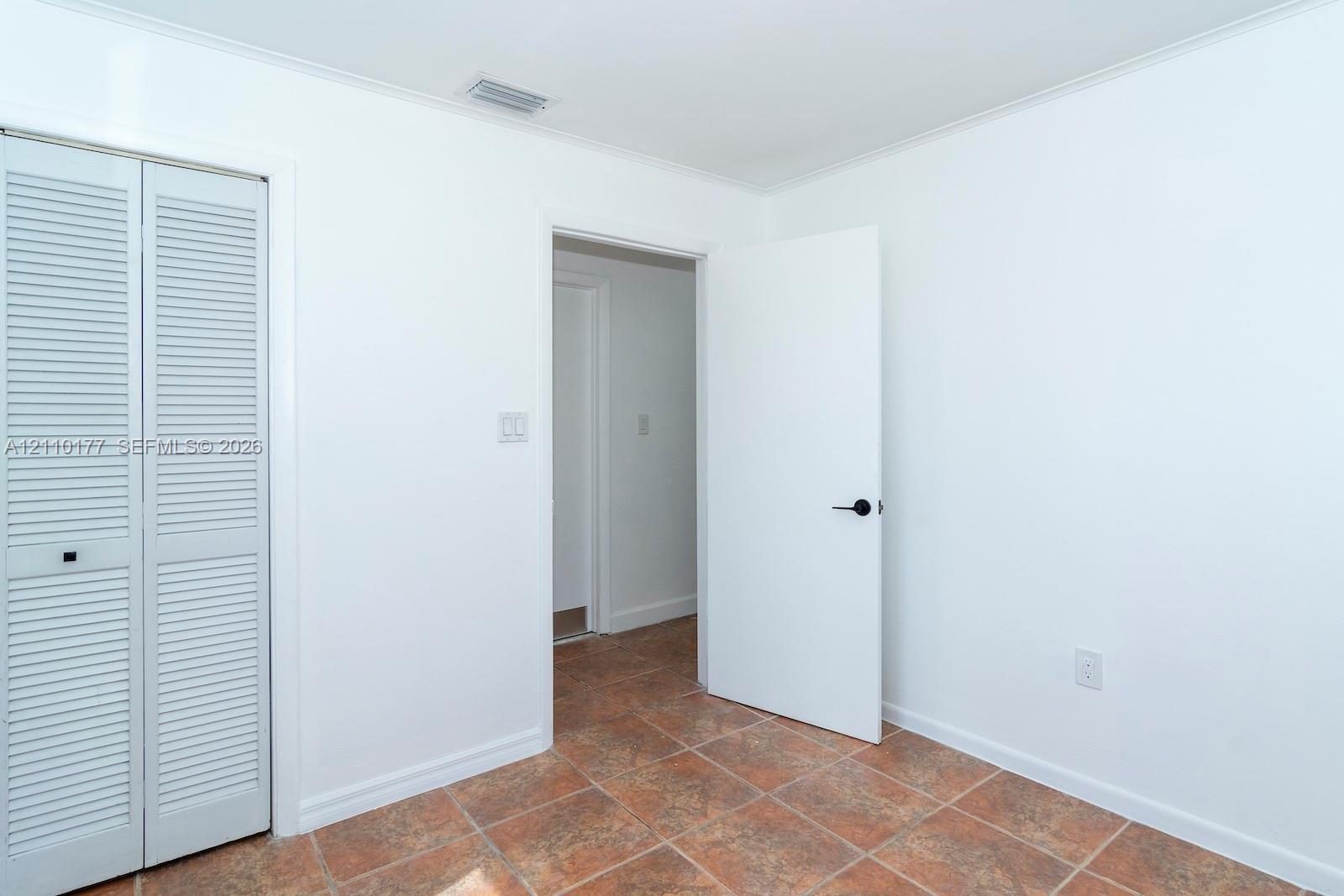   /  2135 sq. ft. $ 2026-10-21 0 foto