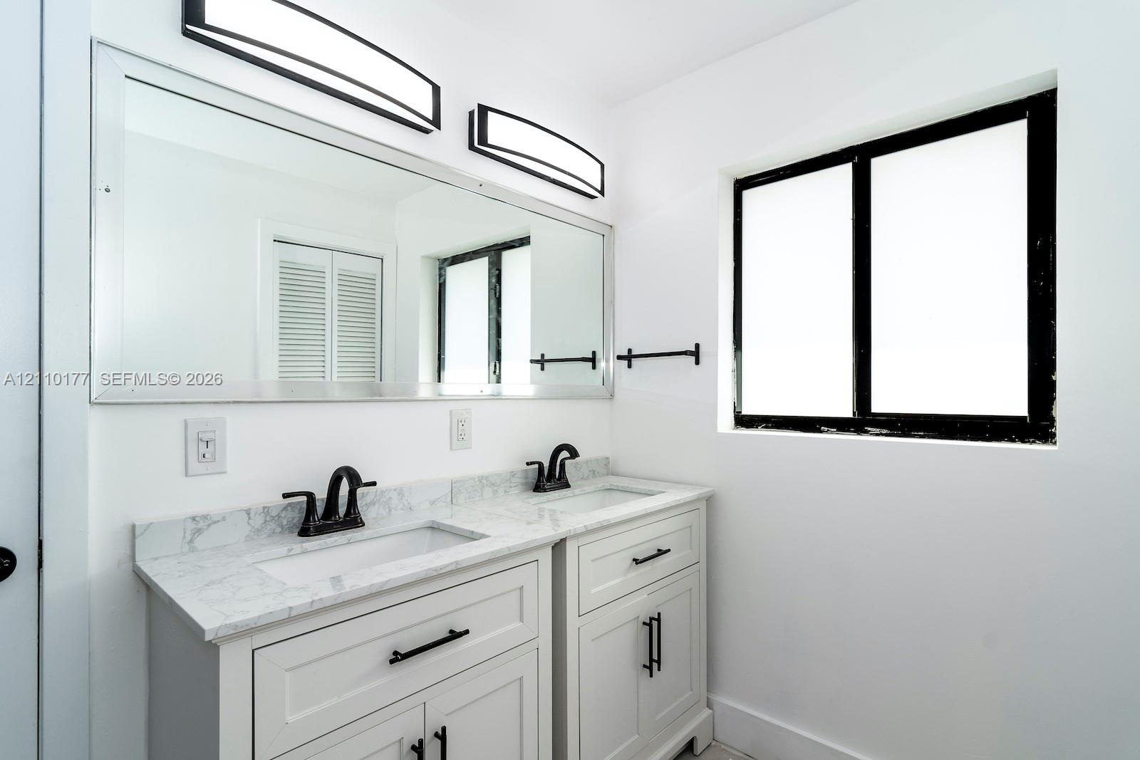   /  2135 sq. ft. $ 2026-10-21 0 foto