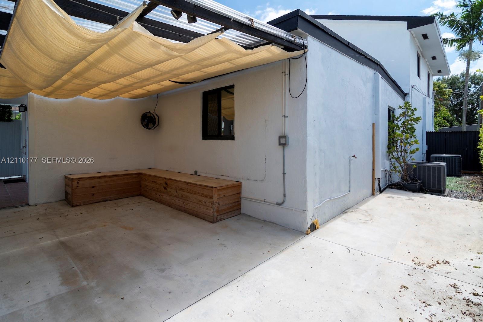   /  2135 sq. ft. $ 2026-10-21 0 foto
