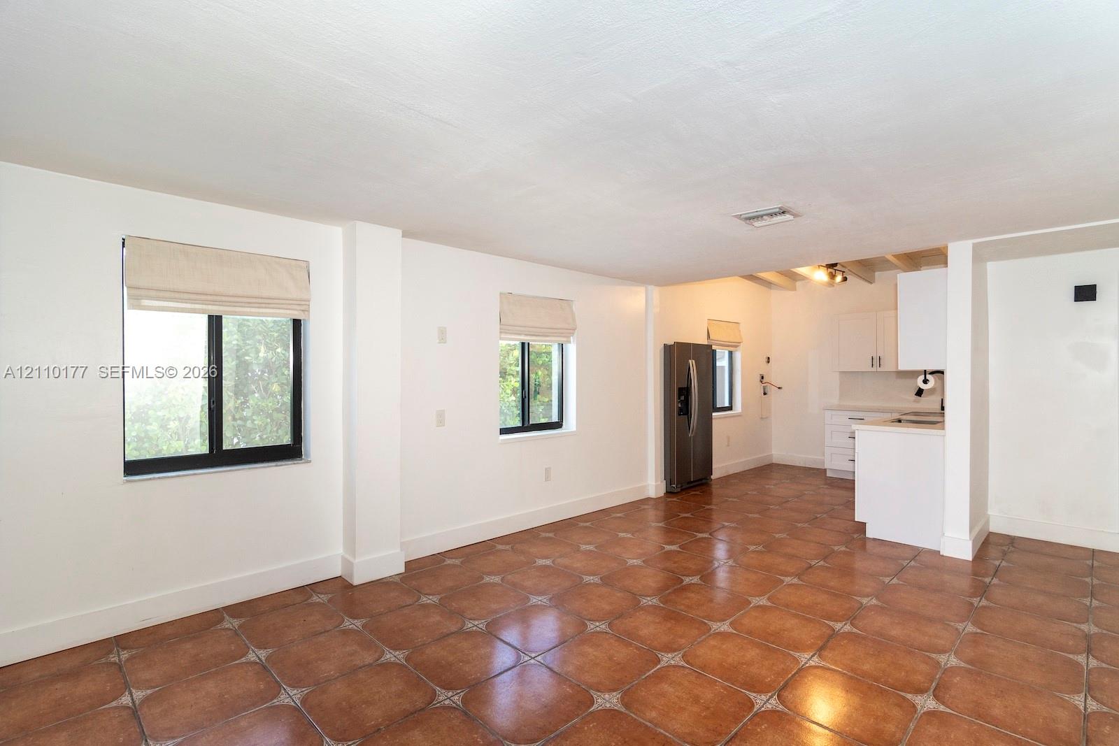   /  2135 sq. ft. $ 2026-10-21 0 foto