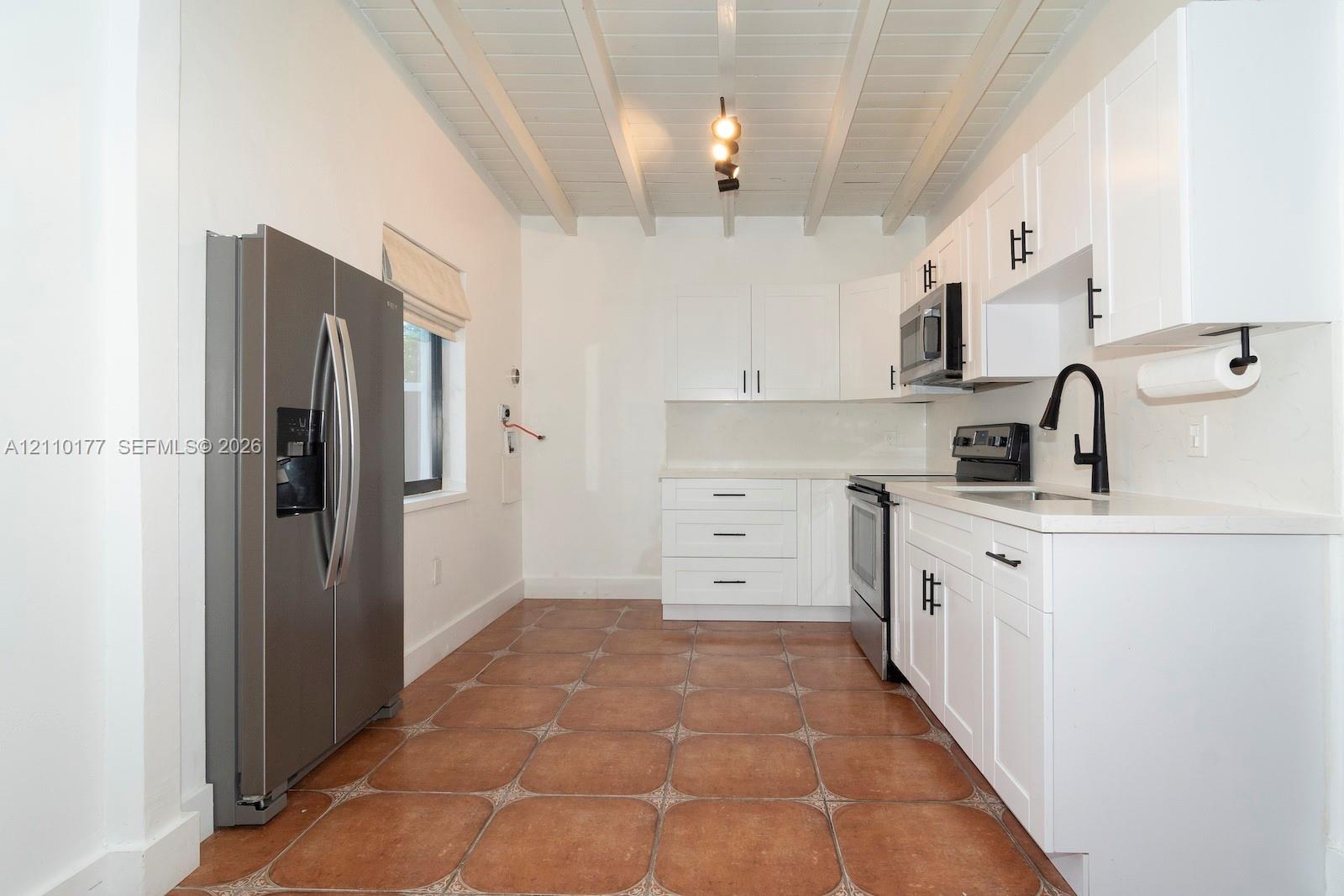   /  2135 sq. ft. $ 2026-10-21 0 foto