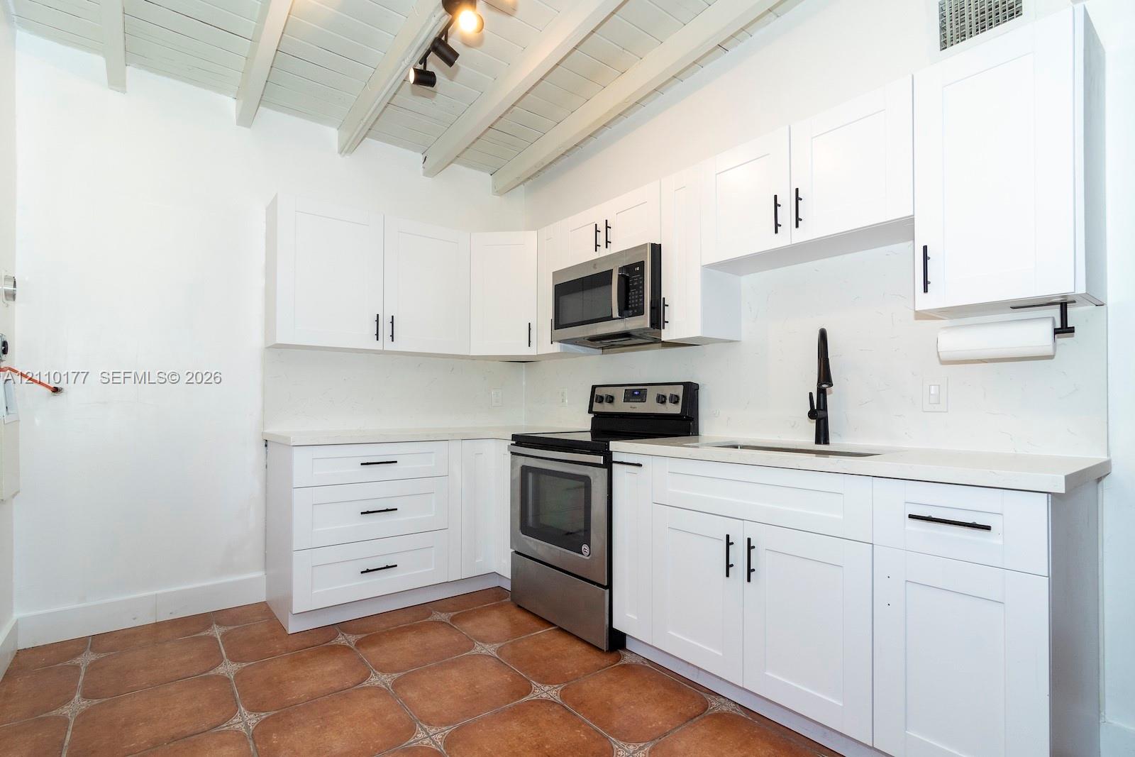   /  2135 sq. ft. $ 2026-10-21 0 foto