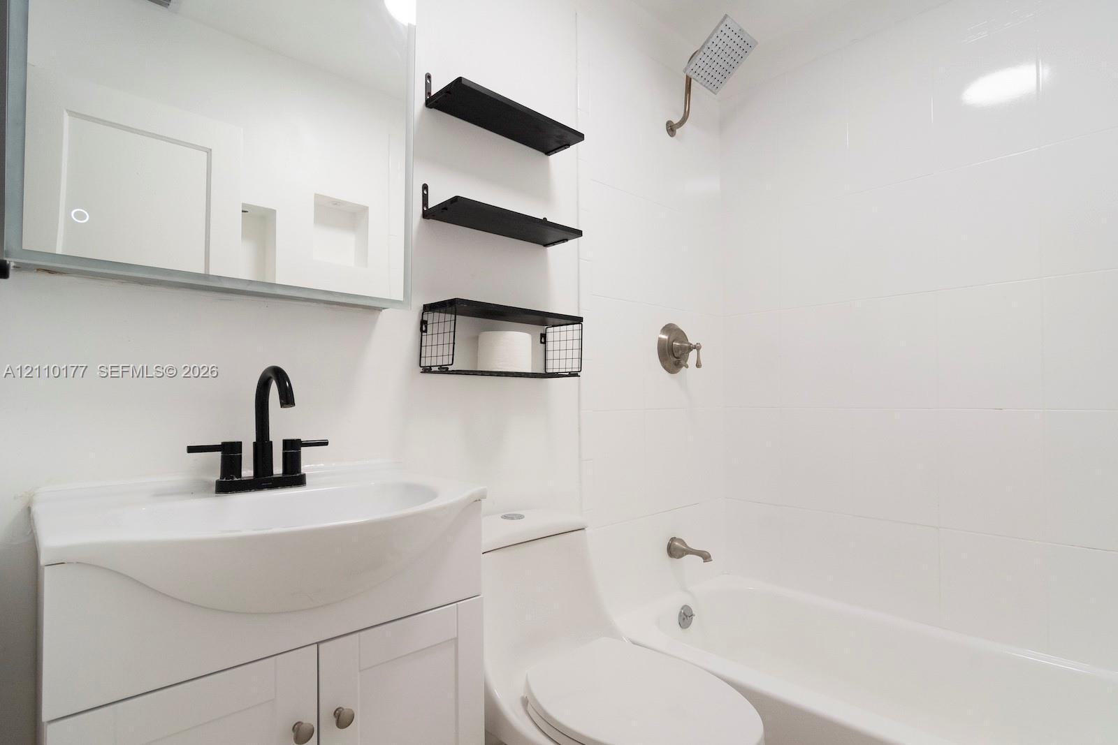   /  2135 sq. ft. $ 2026-10-21 0 foto