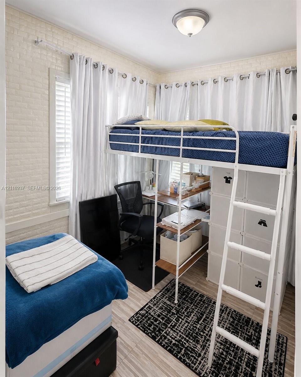   /  1364 sq. ft. $ 2026-10-21 0 foto