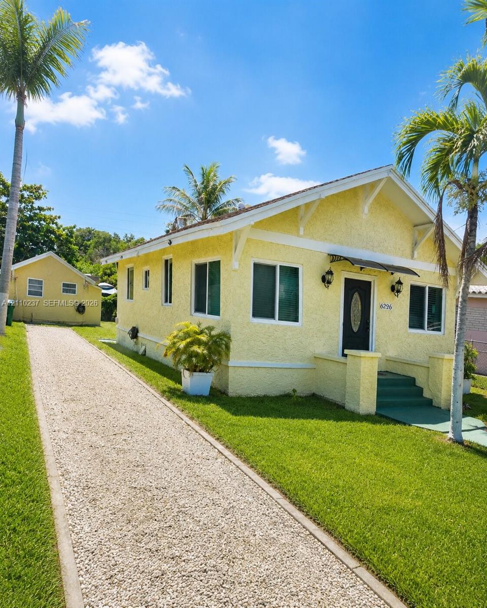   /  1364 sq. ft. $ 2026-10-21 0 foto