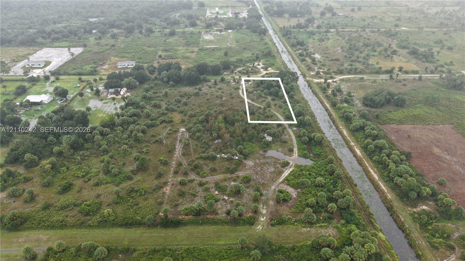 Ver detalles / sq. ft. $ 2026-10-21 0 foto