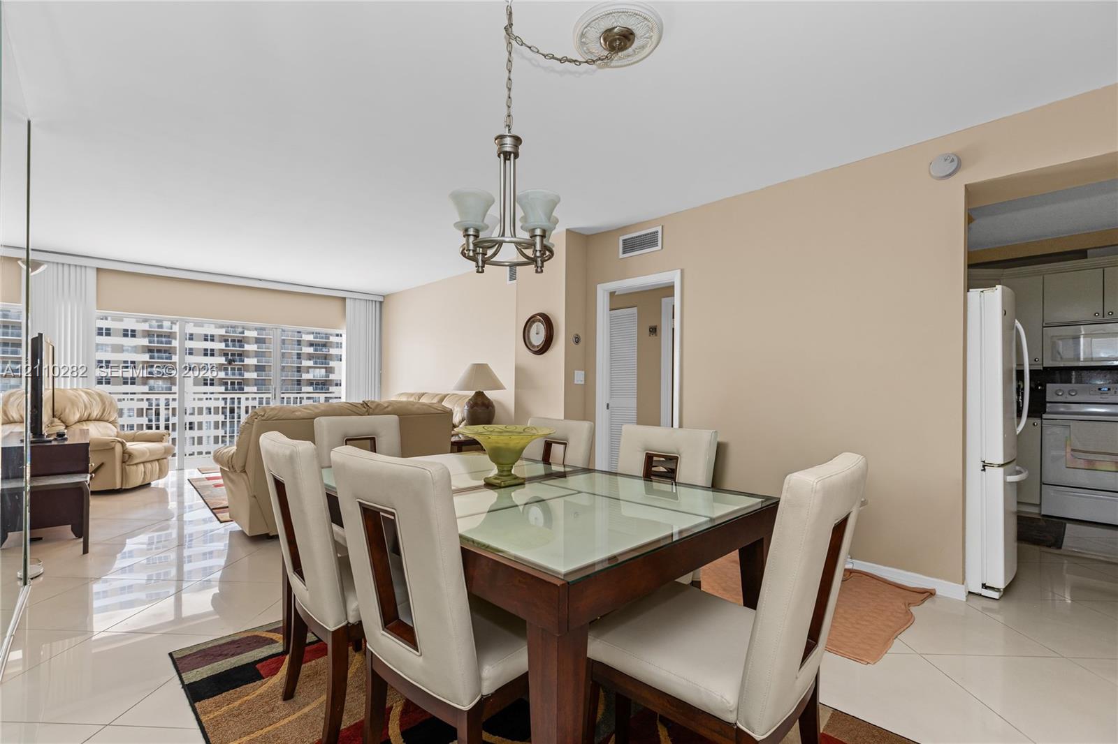 7A 1 / 2 870 sq. ft. $ 2026-10-21 0 foto